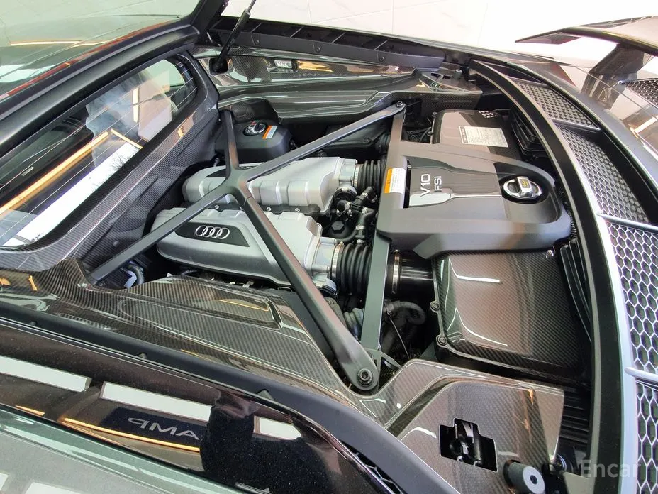 Фото 17 - Audi R8