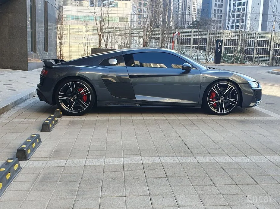 Фото 20 - Audi R8