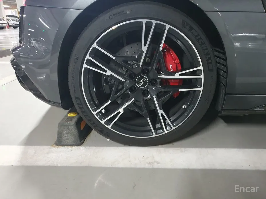 Фото 5 - Audi R8