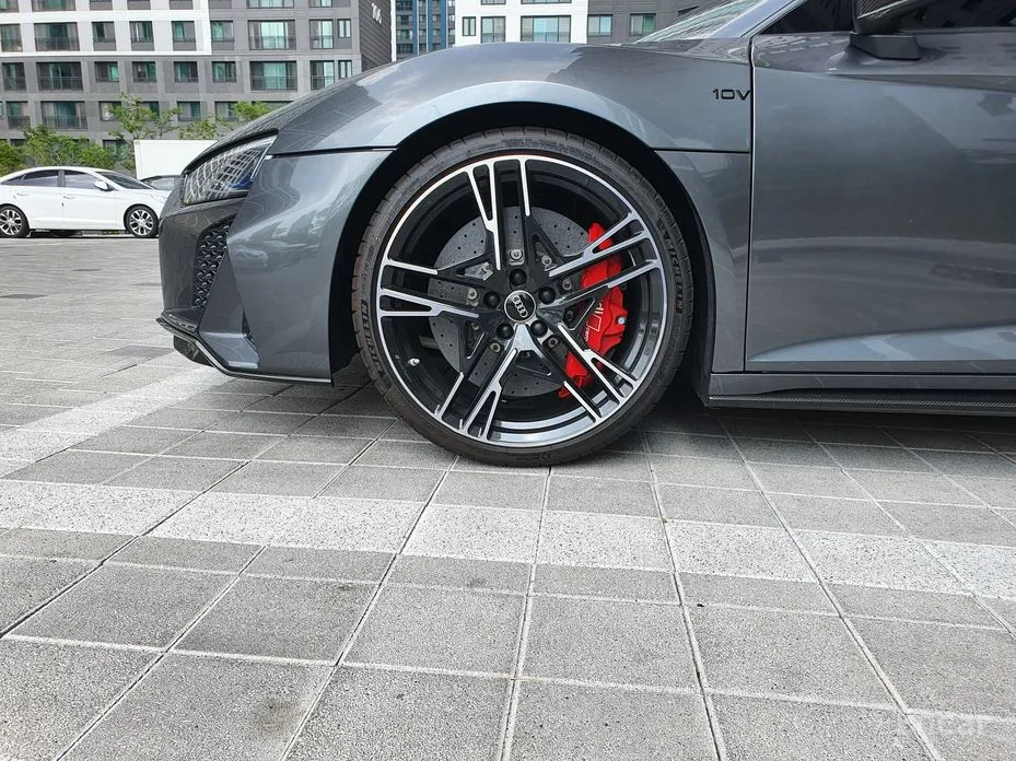 Фото 7 - Audi R8