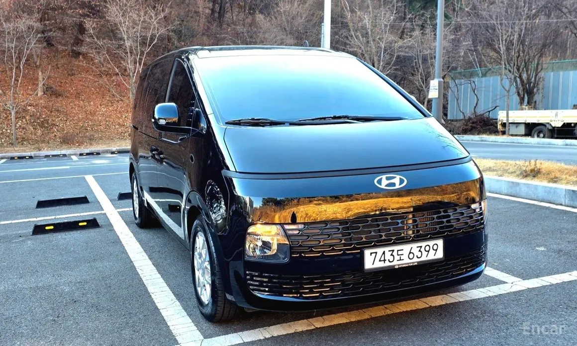 Фото 1 - Hyundai Staria