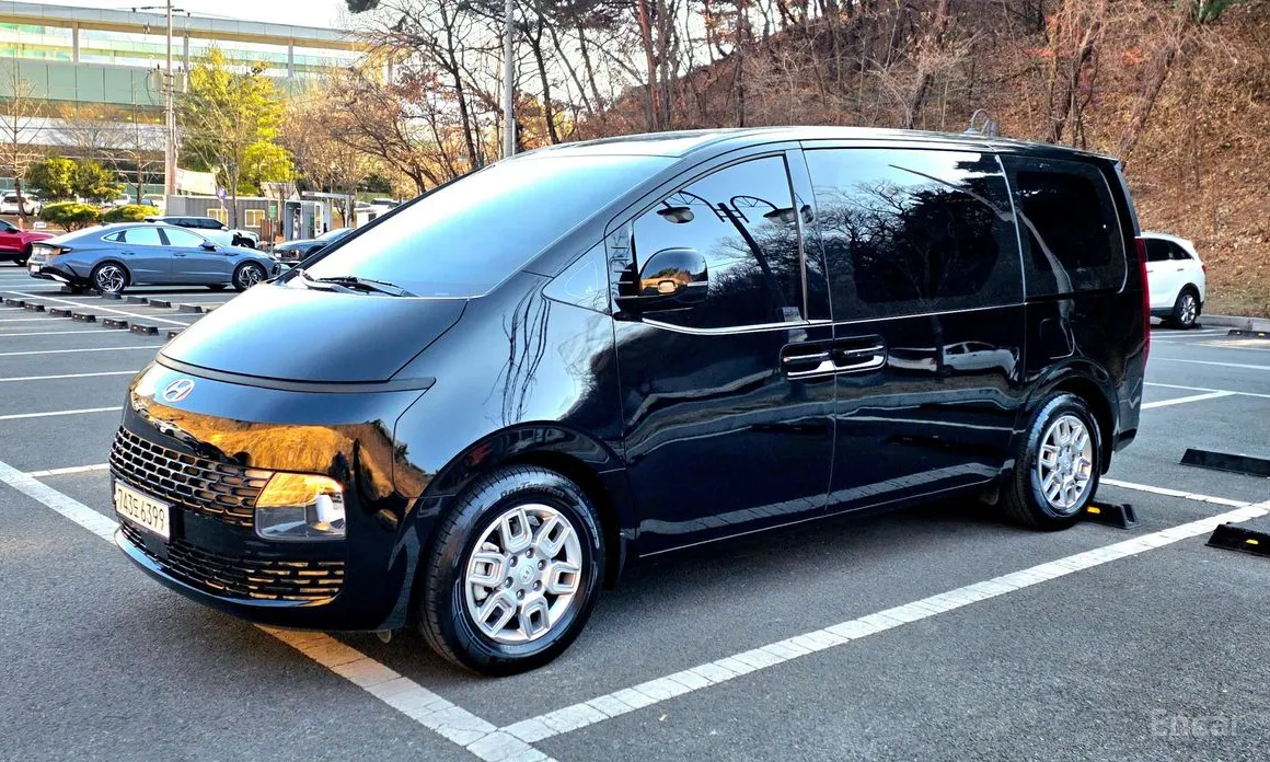 Фото 2 - Hyundai Staria