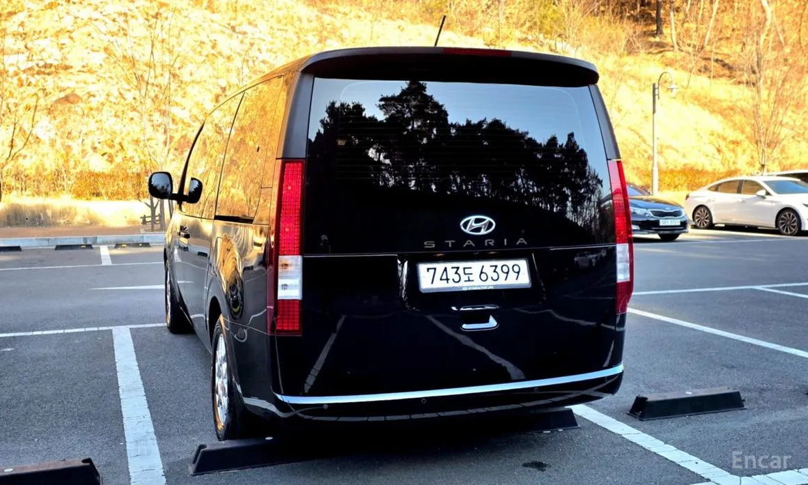 Фото 4 - Hyundai Staria