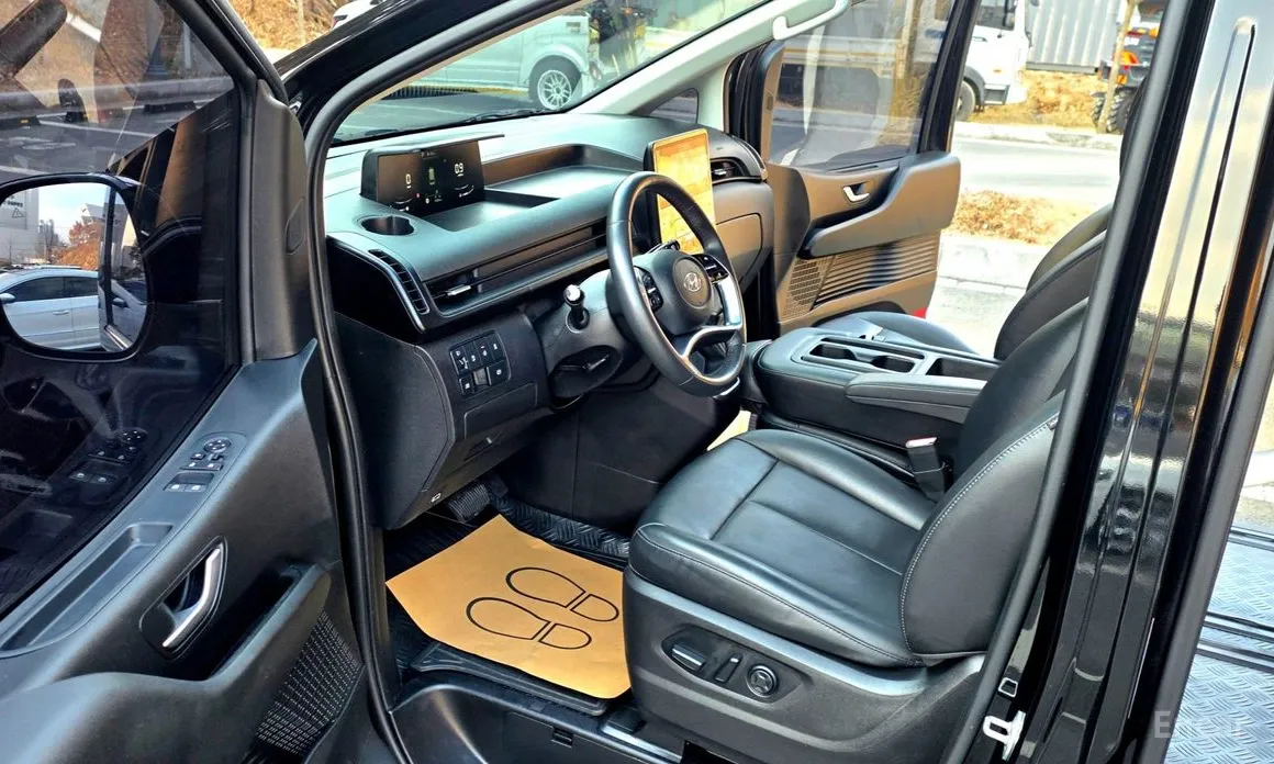 Фото 8 - Hyundai Staria