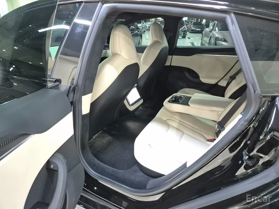 Фото 8 - Tesla Model S