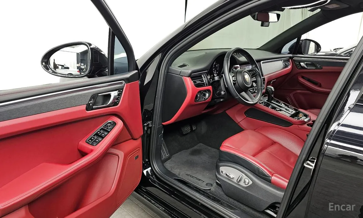 Фото 10 - Porsche Macan