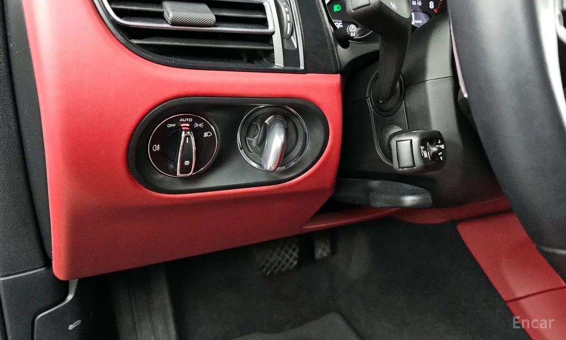 Фото 16 - Porsche Macan