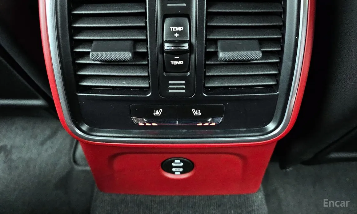 Фото 18 - Porsche Macan