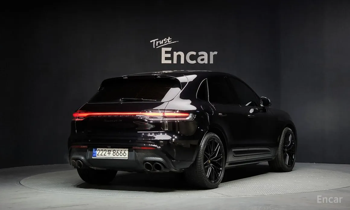 Фото 2 - Porsche Macan