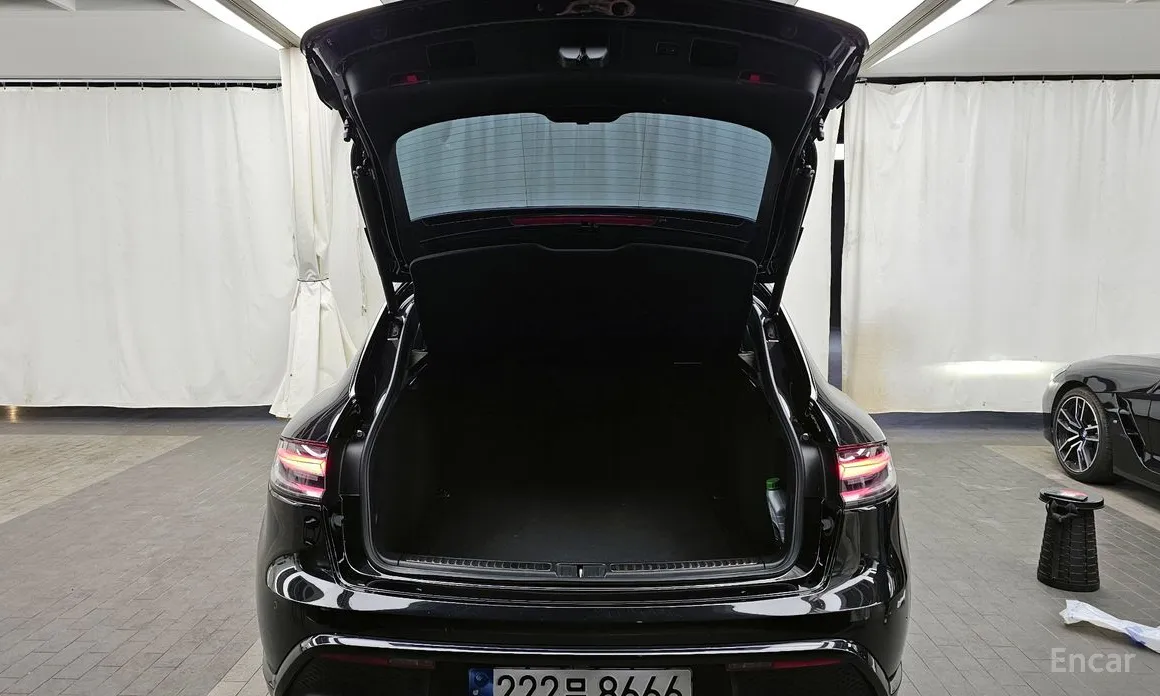 Фото 20 - Porsche Macan