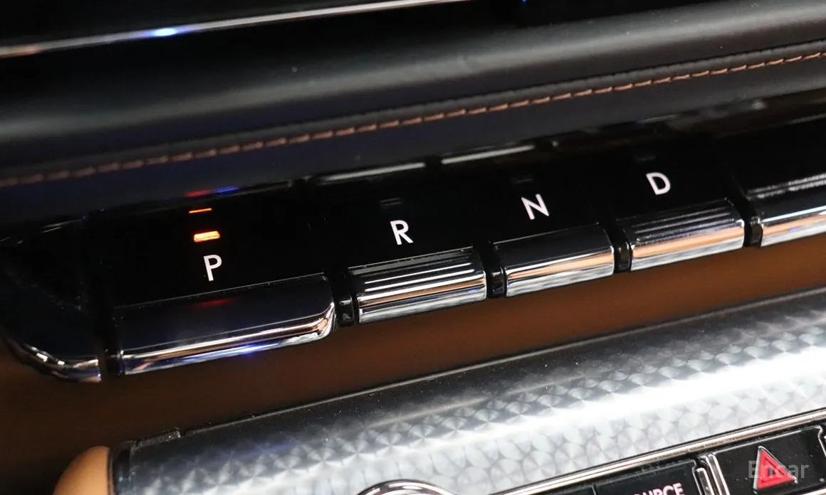 Фото 14 - Lincoln Aviator