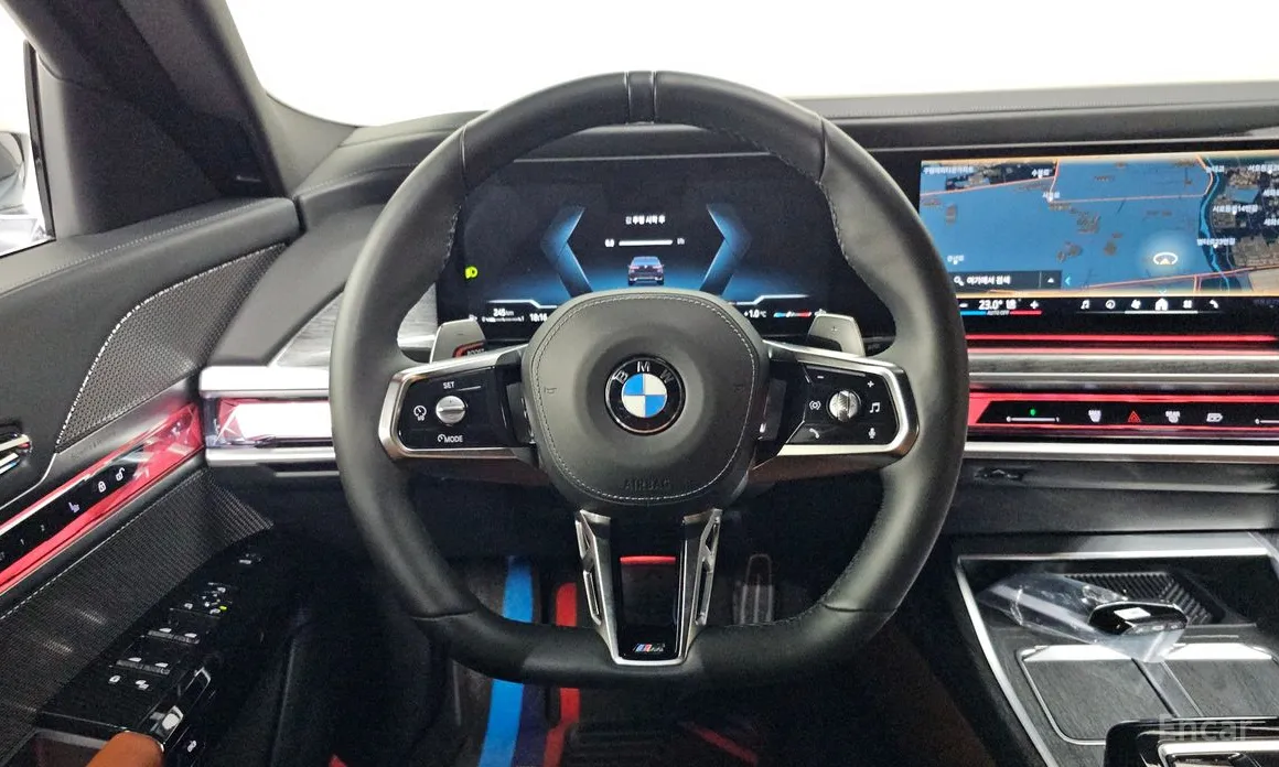 Фото 13 - BMW 7 Series