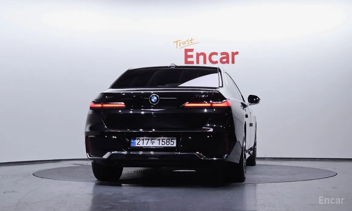 Фото 4 - BMW 7 Series