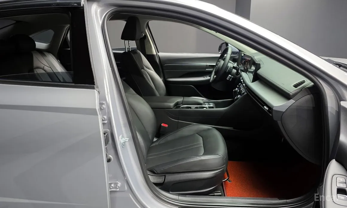 Фото 10 - Hyundai Sonata