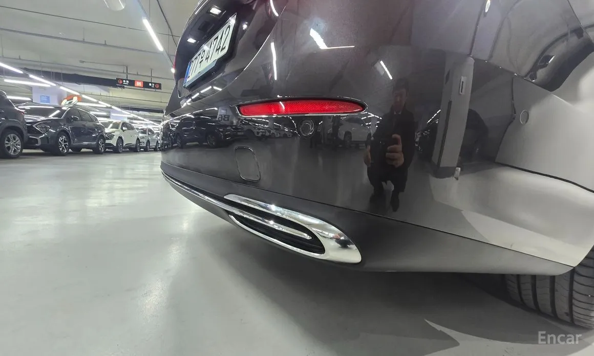 Фото 11 - Mercedes-Benz E-Class