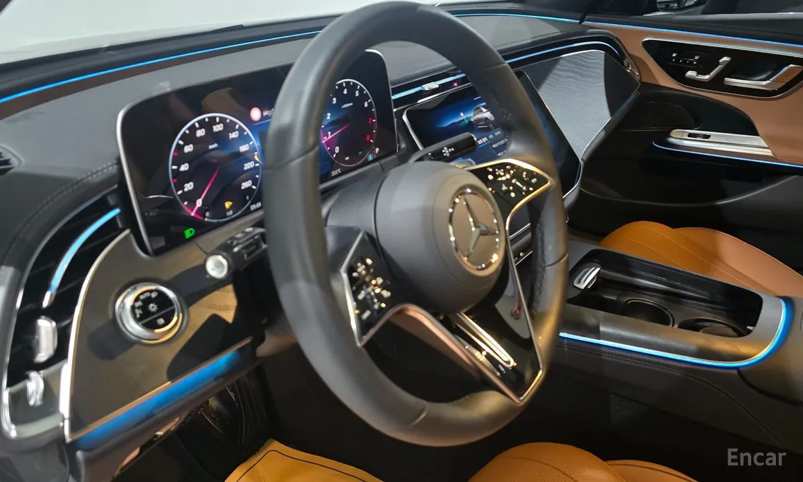 Фото 15 - Mercedes-Benz E-Class