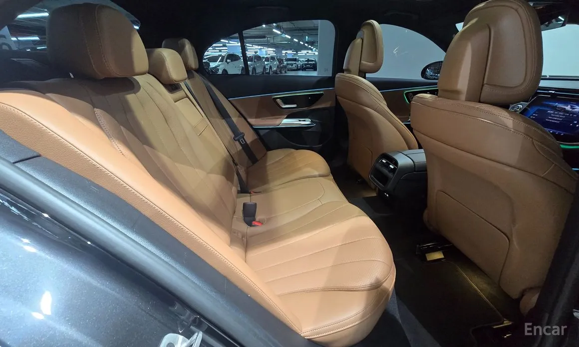 Фото 20 - Mercedes-Benz E-Class