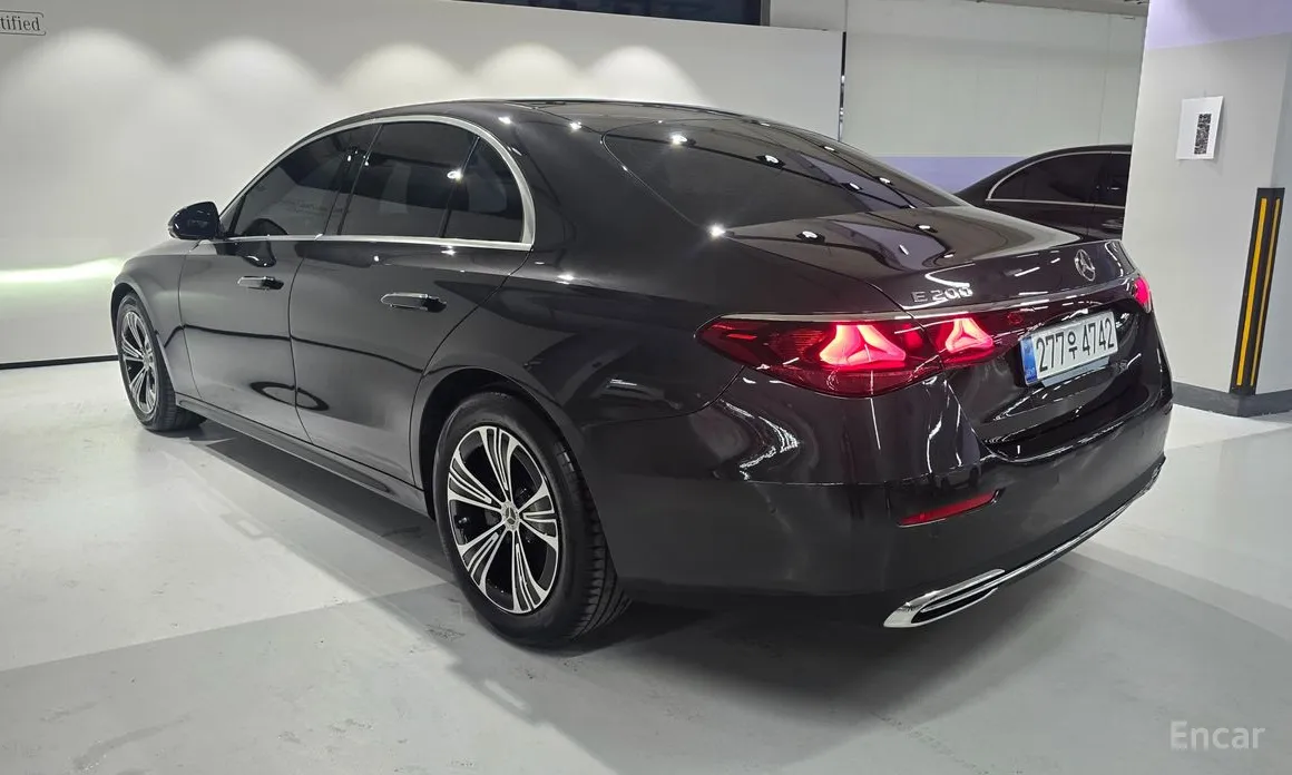 Фото 3 - Mercedes-Benz E-Class