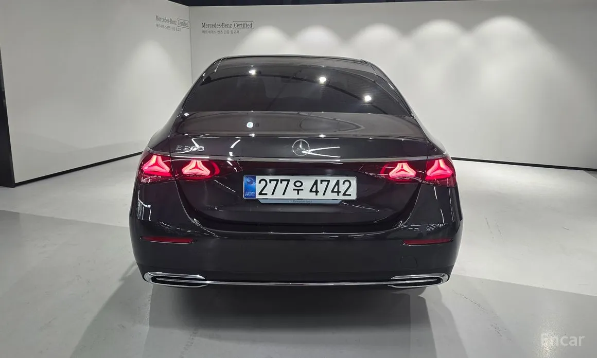 Фото 7 - Mercedes-Benz E-Class