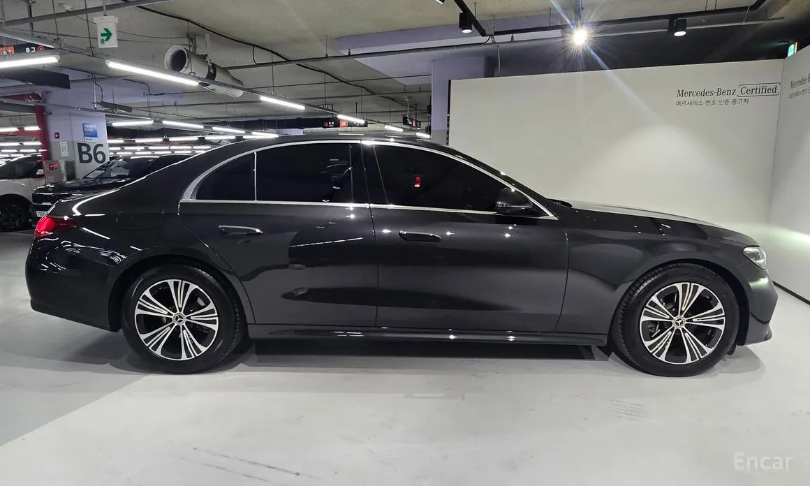 Фото 9 - Mercedes-Benz E-Class