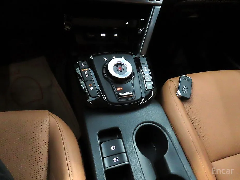 Фото 11 - Kia Seltos