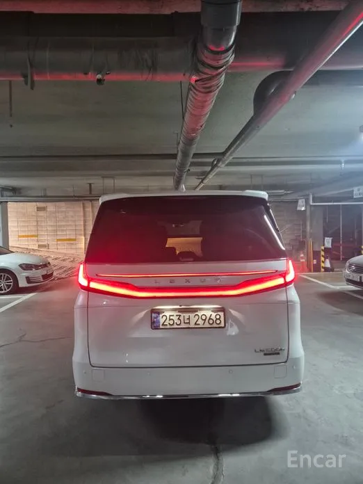 Фото 4 - Lexus LM