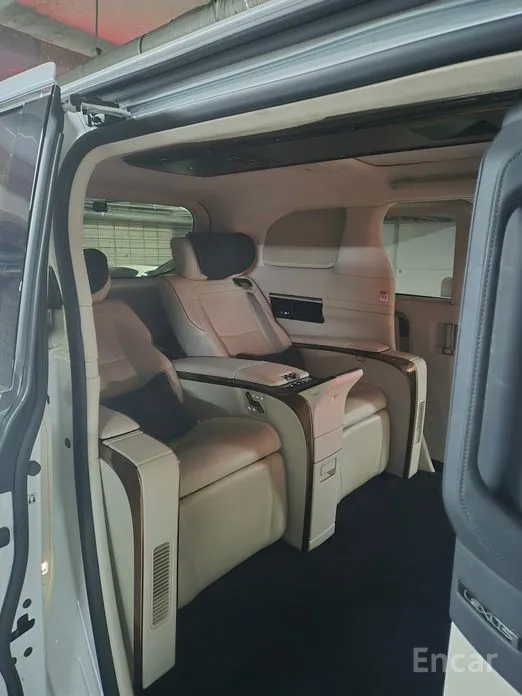 Фото 5 - Lexus LM