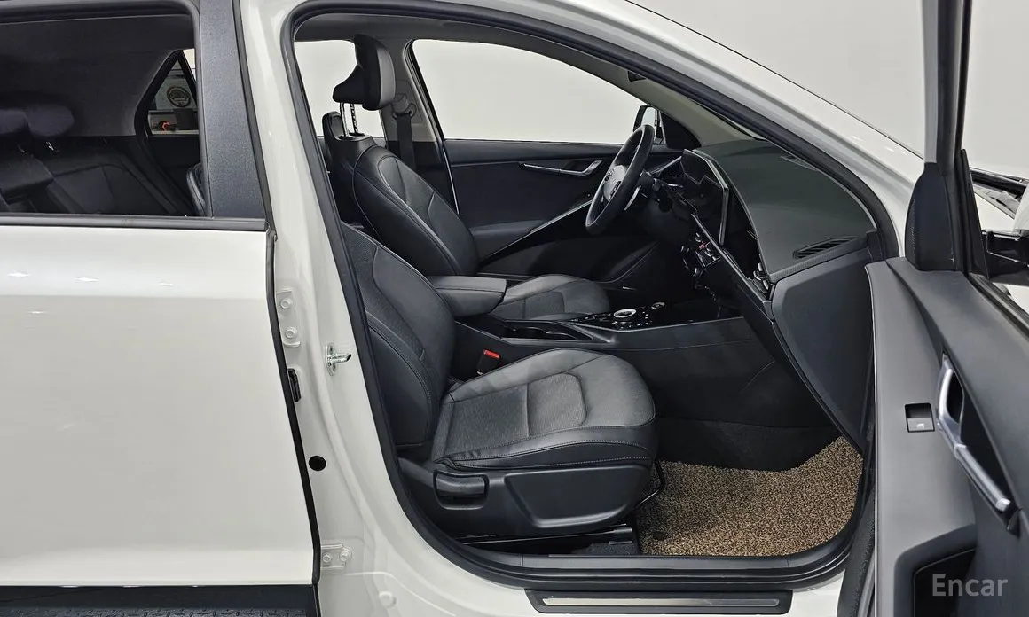 Фото 10 - Kia Niro