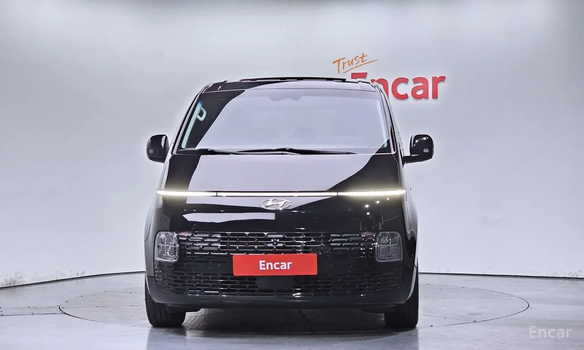 Фото 3 - Hyundai Staria