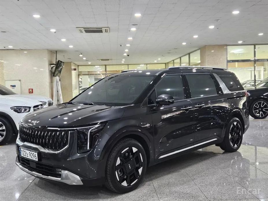 Фото 1 - Kia Carnival