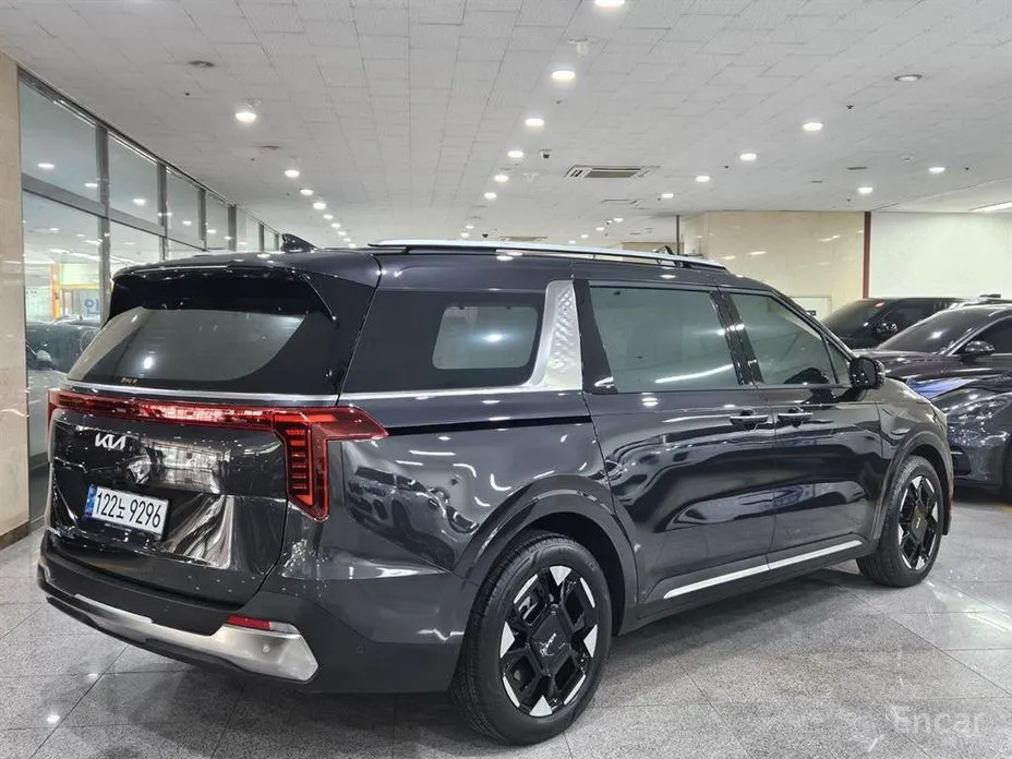 Фото 3 - Kia Carnival