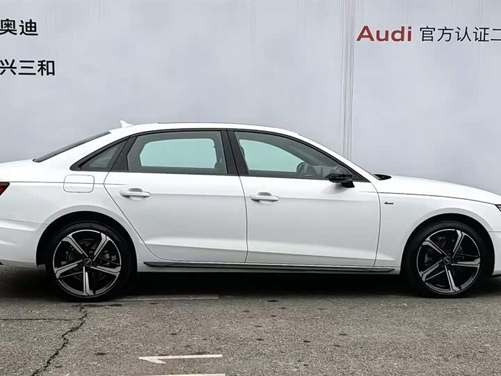 Фото 3 - Audi A4L