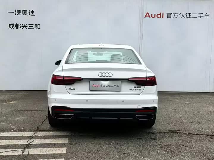 Фото 5 - Audi A4L