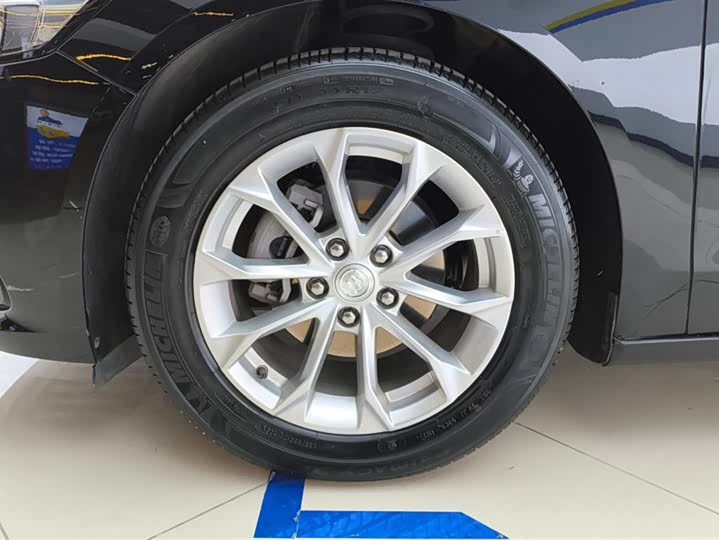 Фото 6 - Buick LaCrosse