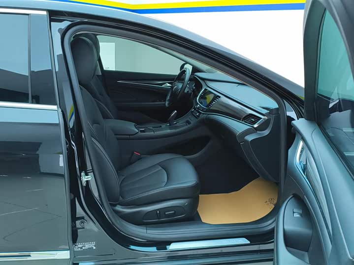 Фото 8 - Buick LaCrosse