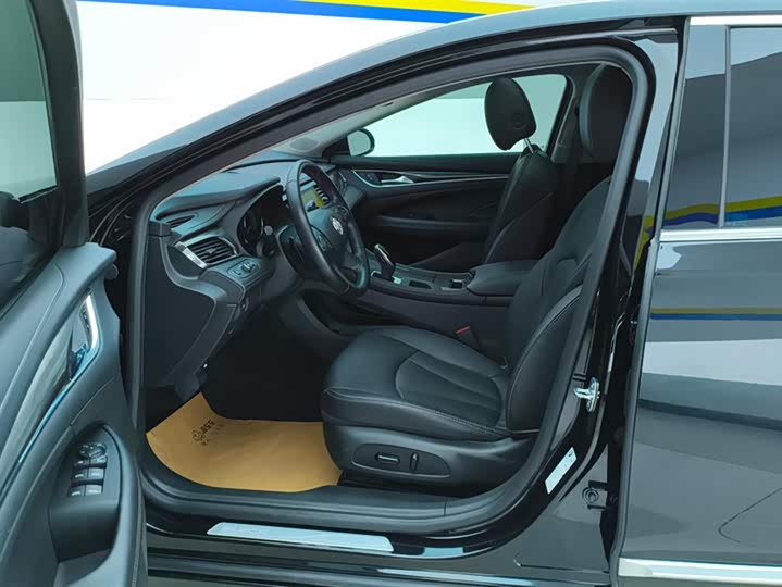 Фото 9 - Buick LaCrosse