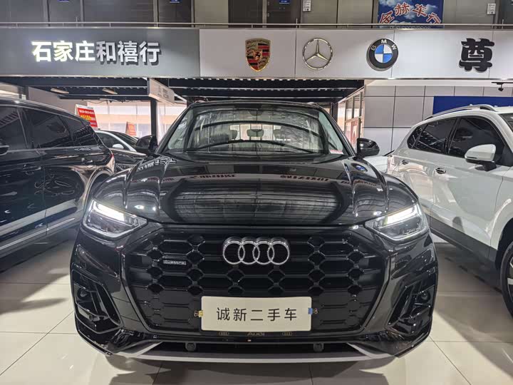 Фото 1 - Audi Q5L