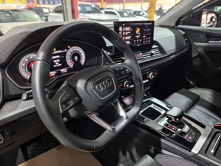 Фото 6 - Audi Q5L