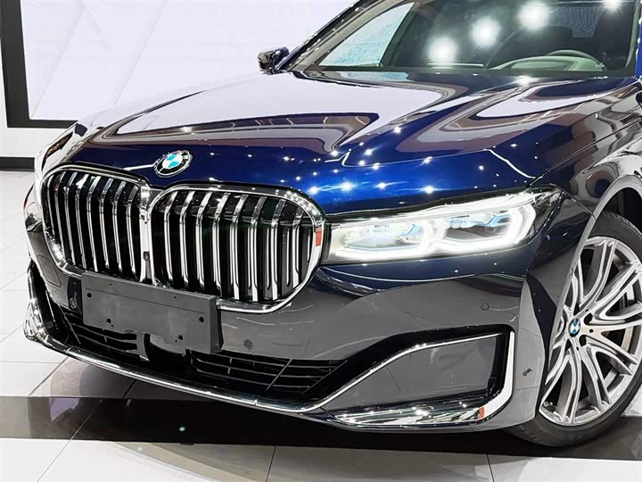Фото 5 - BMW 7 Series