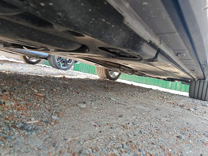 Фото 4 - Volkswagen Tiguan L Pro