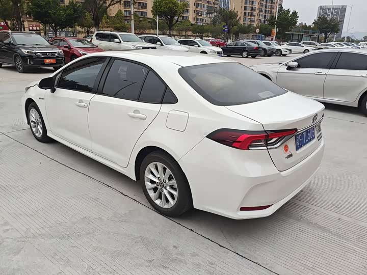 Фото 4 - Toyota Corolla