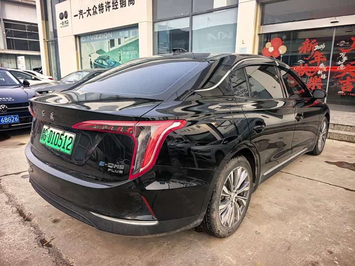 Фото 4 - Hongqi E-QM5