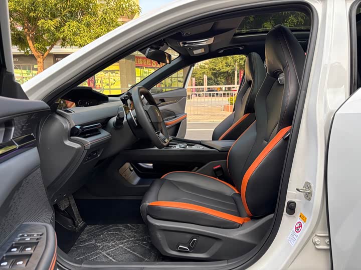 Фото 7 - Changan UNI-V