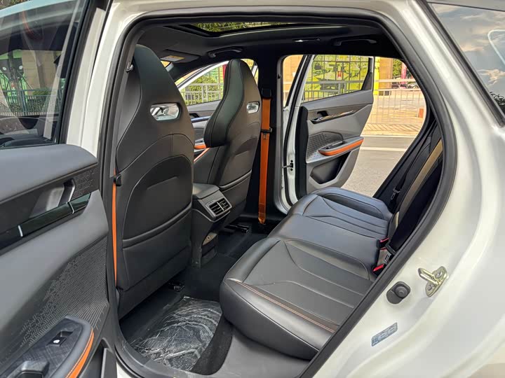 Фото 8 - Changan UNI-V