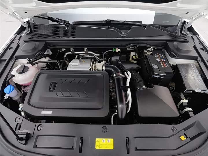 Фото 6 - Bestune B70