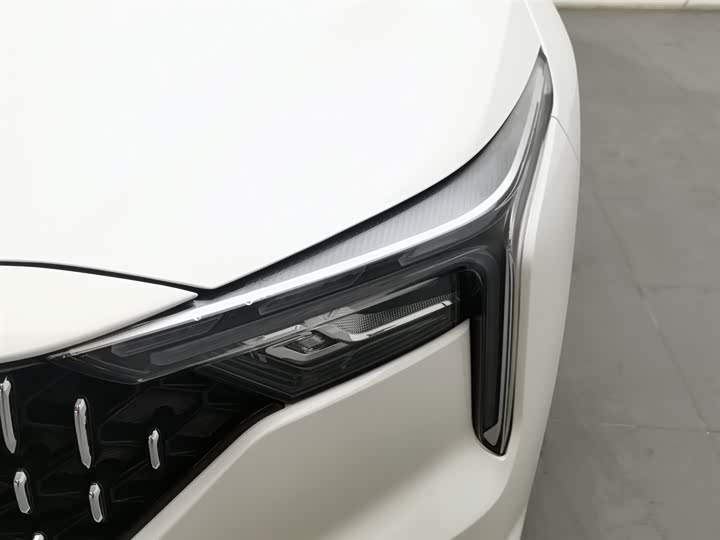 Фото 7 - Bestune B70