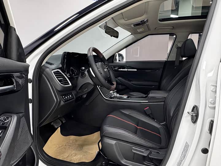 Фото 8 - Kia KX3