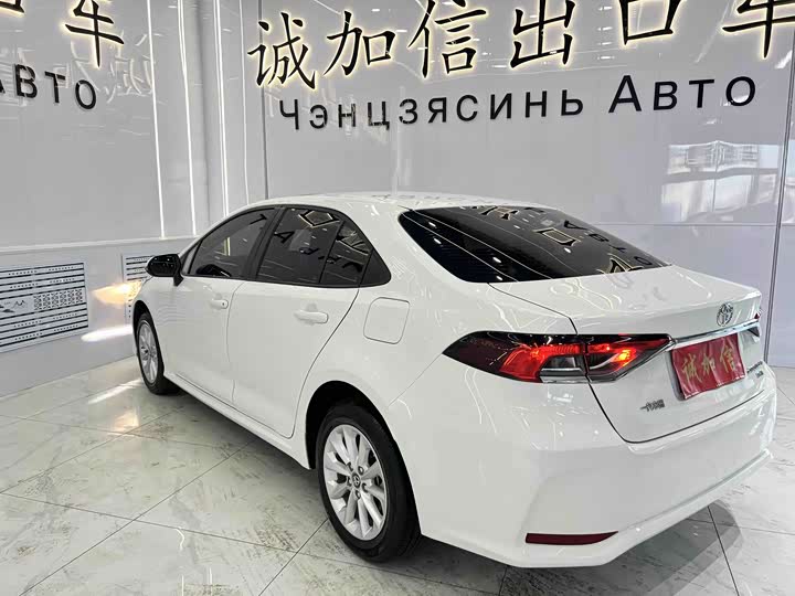 Фото 6 - Toyota Corolla