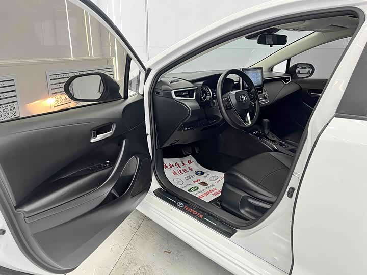 Фото 7 - Toyota Corolla