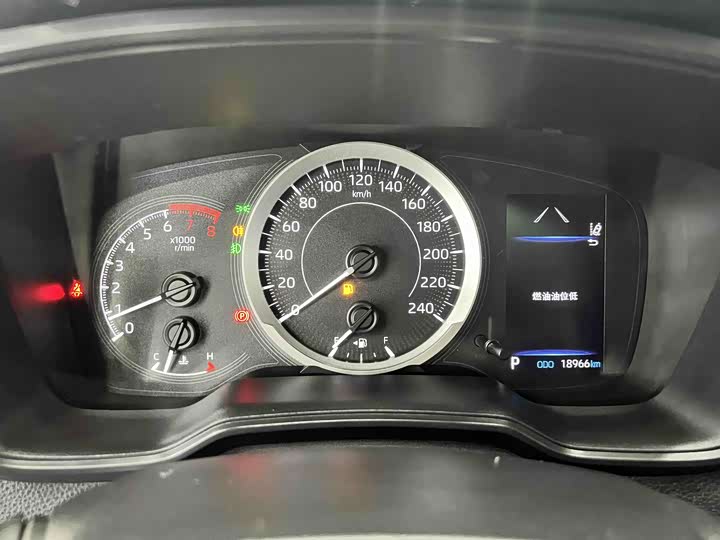 Фото 8 - Toyota Corolla